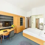 Ostbahnhof Отель 4*