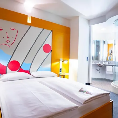 Ostbahnhof Hotell 4*