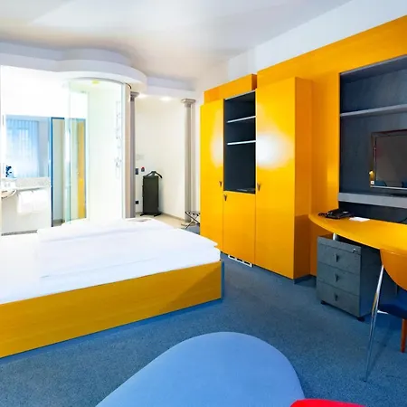 Ostbahnhof Hotell 4*