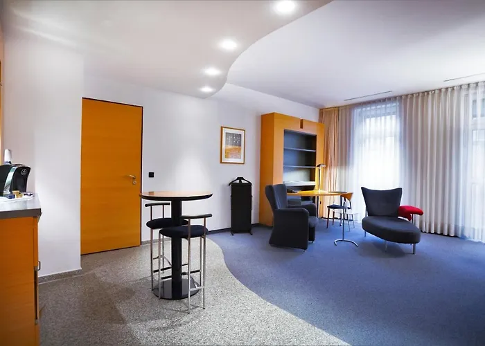 Otel Ostbahnhof 4*