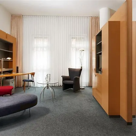 Ostbahnhof 4* برلين