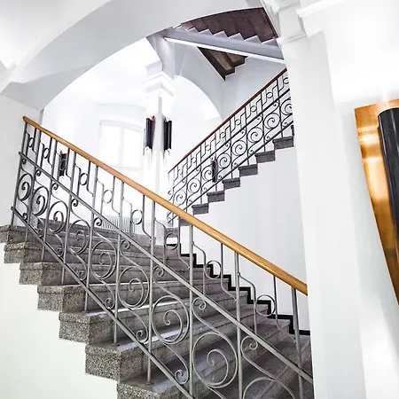 فندق Ostbahnhof 4*